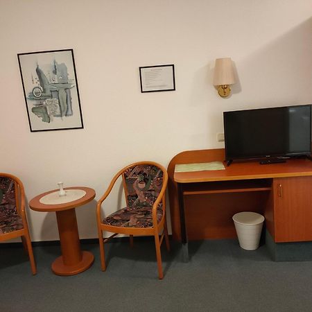Hotel Zur Eisenbahn Rodgau Dış mekan fotoğraf