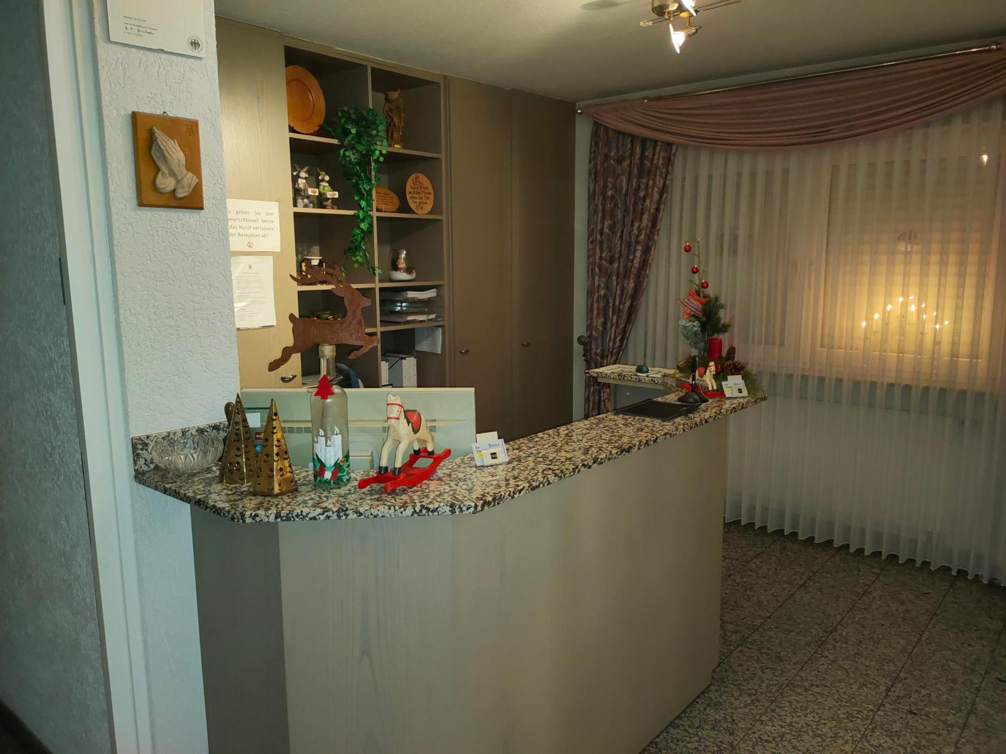 Hotel Zur Eisenbahn Rodgau Dış mekan fotoğraf