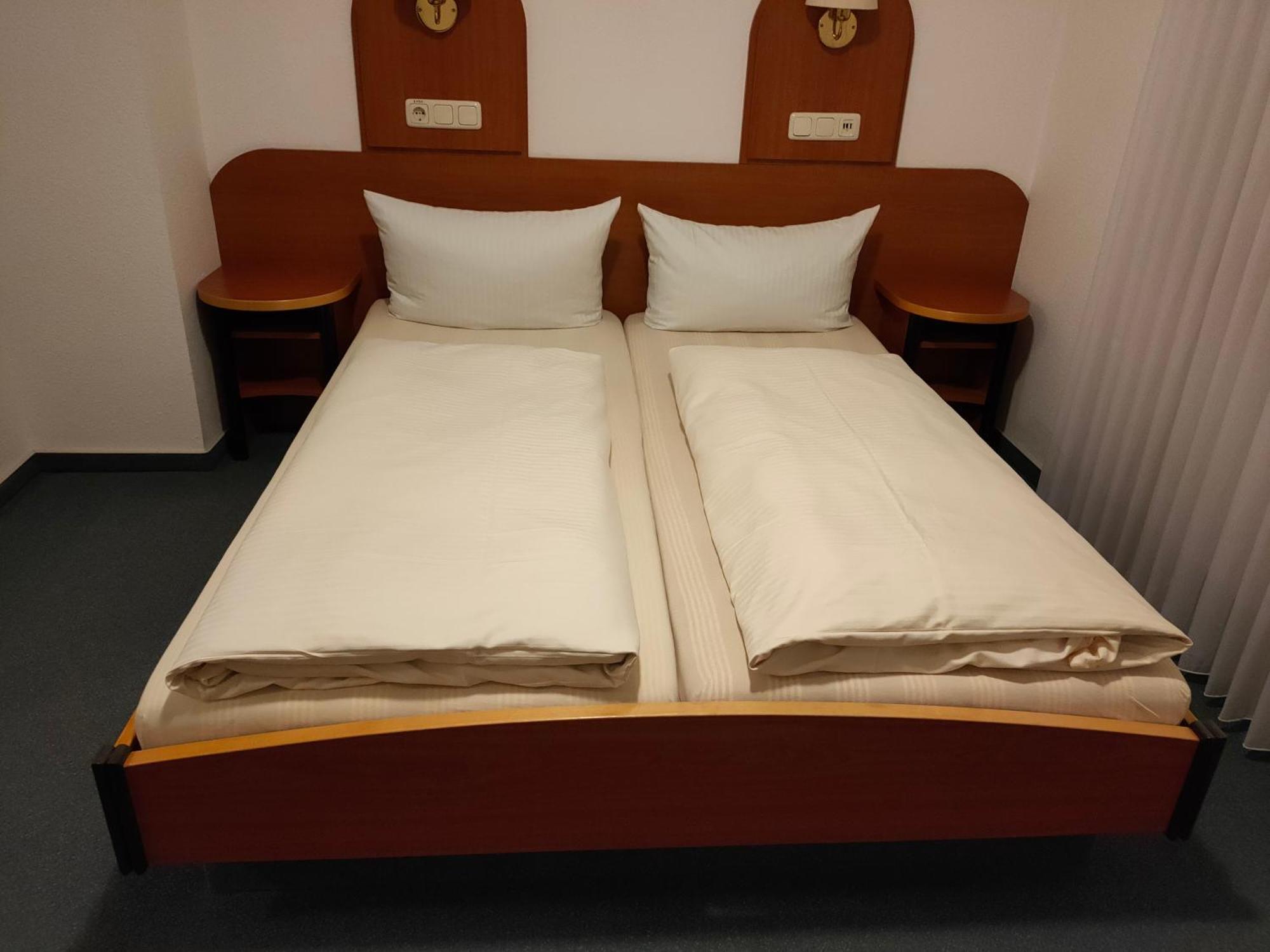 Hotel Zur Eisenbahn Rodgau Dış mekan fotoğraf